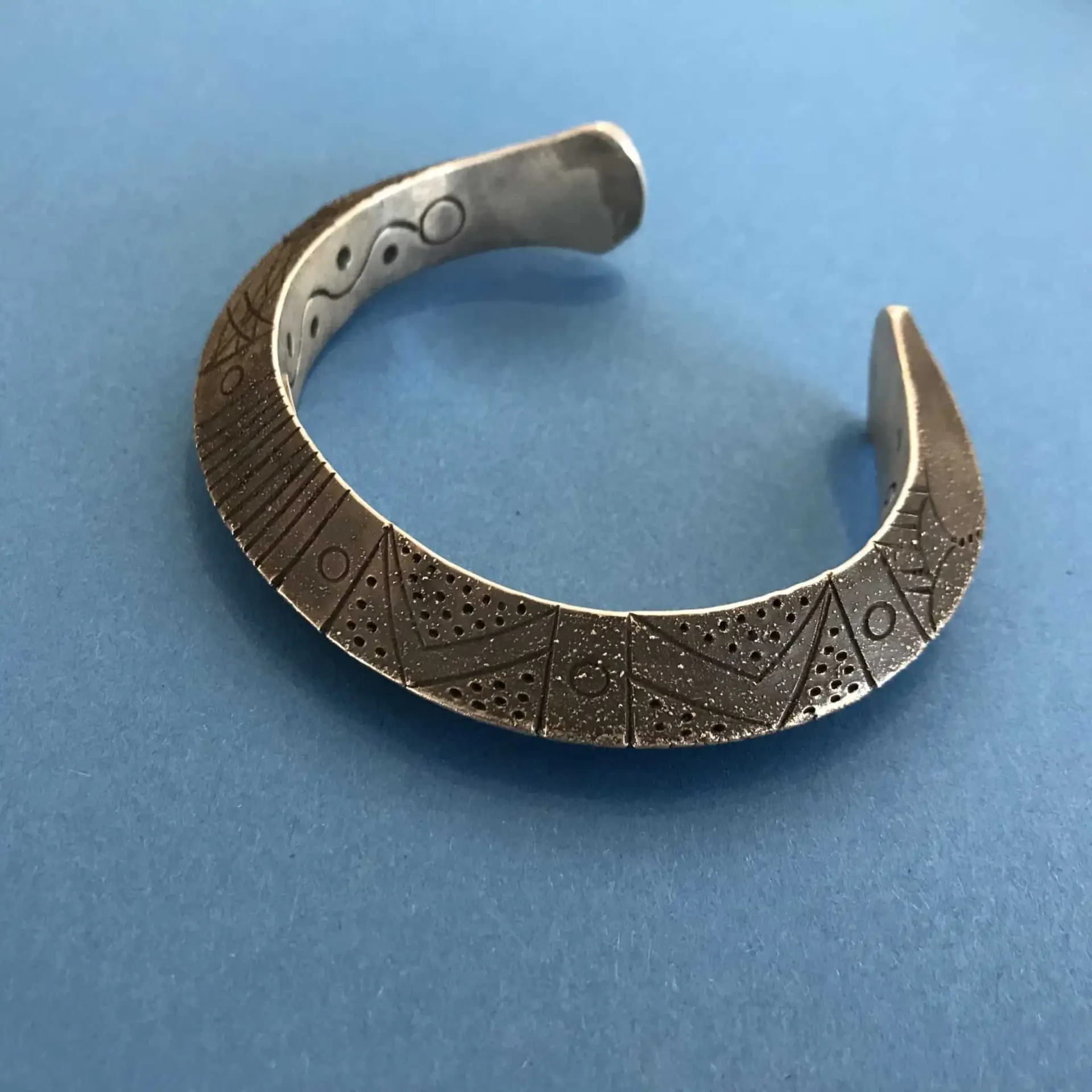 Aaron Brokeshoulder (Shawnee-Choctaw-Kewa) - Silberarmreif 4 Armreifen