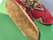 Sific Pretty Hip (Lakota) – beaded Moccasins