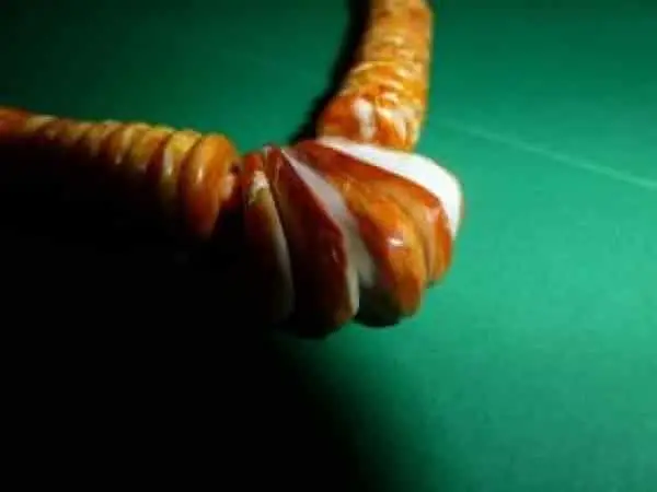 Lupe Lovato (Kewa) - Halskette aus Muschel 1 Lupe Lovato (Kewa) – Halskette aus Muschel