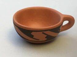 EileenYatsattie(Zuni)&#;Henkeltöpfchen