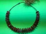 Julian Coriz (Kewa) – Muschelhalskette mit Türkis