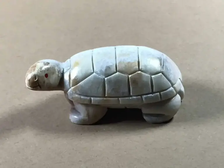 Genau hinschauen beim Sammeln von Zuni Steinfiguren 2 https://www.prairiewind.ch/produkt/corwin-yamutewa-zuni-schildkroete/