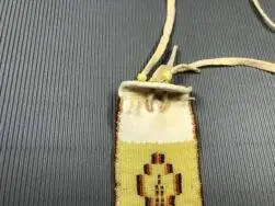 Kimimi Ashley (Blackfeet) – Medizintäschchen
