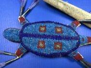 Barry Johnson (Lakota) – Amulett-Schildkröte