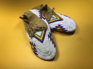 Oglala-Lakota – fully beaded Moccasins