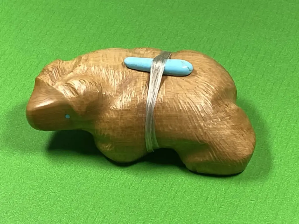 https://www.prairiewind.ch/produkt/herb-halate-zuni-baer-mit-buendel/