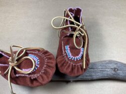 Arnalda Chee (Navajo) - hohe Babymoccasins