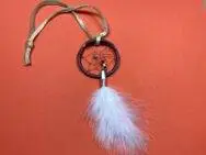 Amelia Cordell (Dakota) - Mini-Traumcatcher mit Flaumfeder