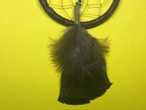 Amelia Cordell (Dakota) – mittelgrosser Traumfänger mit brauner Feder