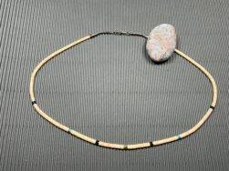 Raymond Gasper (Zuni) - Muschelkette mit Steinperlen