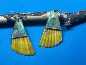 Nordamerikanischen Kulturschmuck richtig pflegen 1 Shannon Tenorio (Kewa) - Muschelanhänger mit Inlay